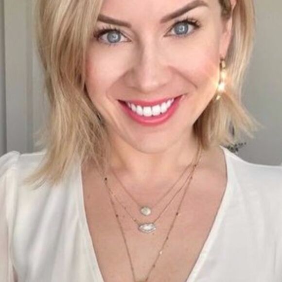 stella & dot ~ delicate twist earring ~ gold - Picture 4 of 7